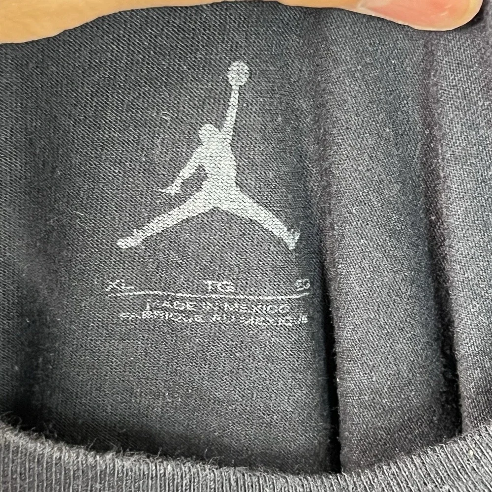 Nike Air Jordan Mens Shirt Size XL Black Red Air Jordan Basketball
